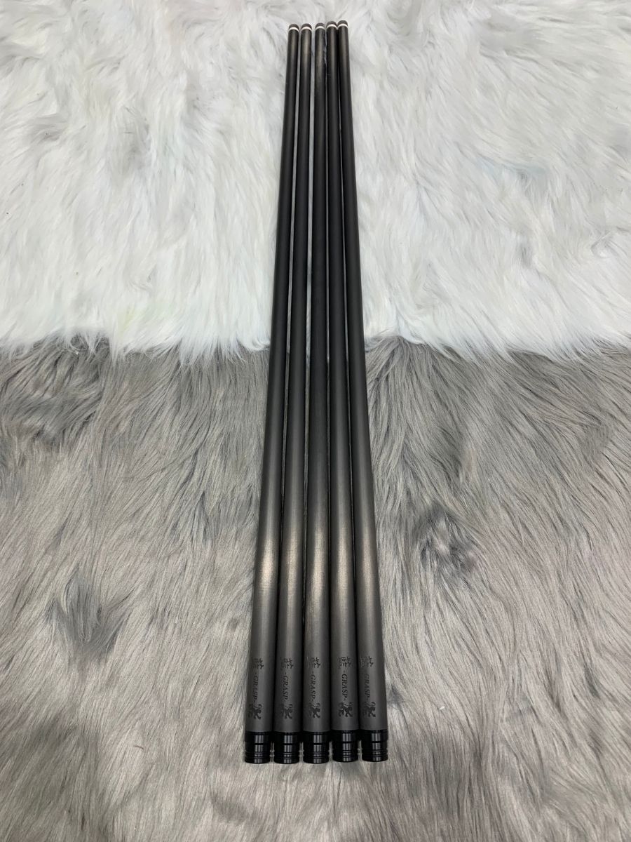 ngon-co-bida-adam-carbon-3-bang-70cm-2 Ngọn cơ bida 3 băng Adam Grasp carbon (70cm) 2